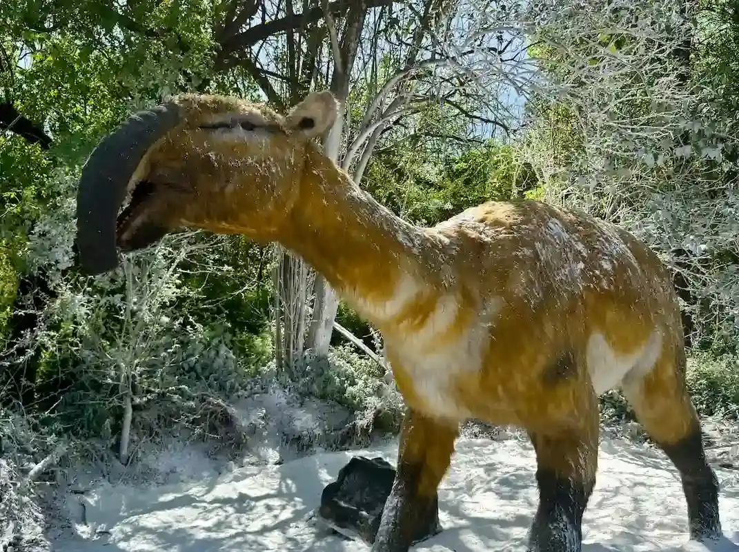 Giants of Ice Age in San Antonio Zoo - Giant Creatures